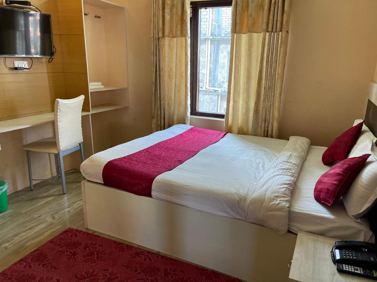 Hotel Royal Image Pokhara Exterior foto